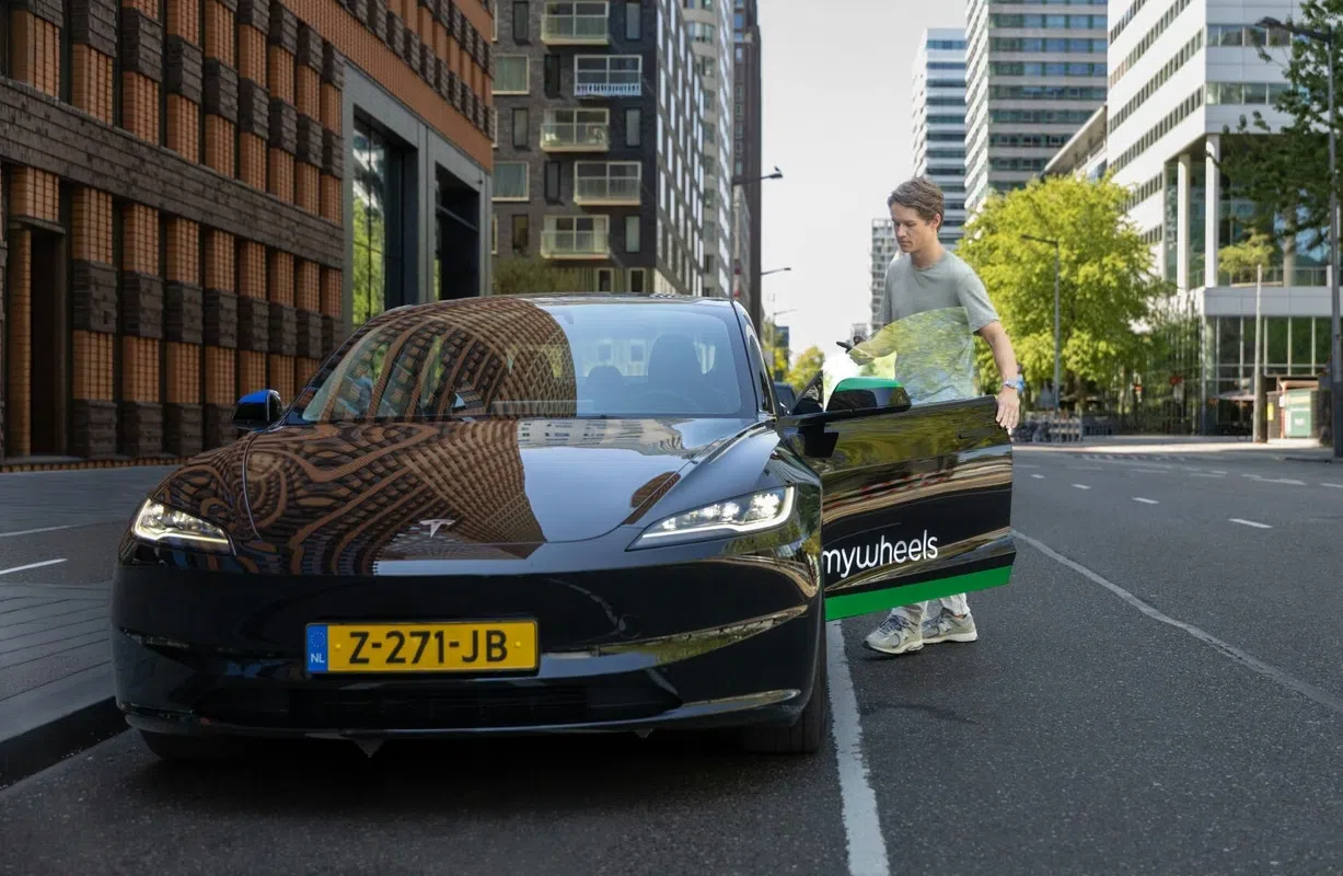 Mywheels tesla FSD